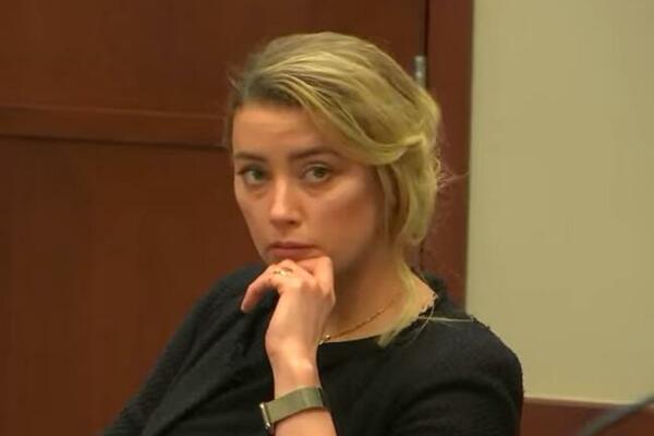 OVAJ POTEZ JE SVE PATOSIRAO: Glumica sve zbunila svojom ODLUKOM, tiče se njenog bivšeg muža!