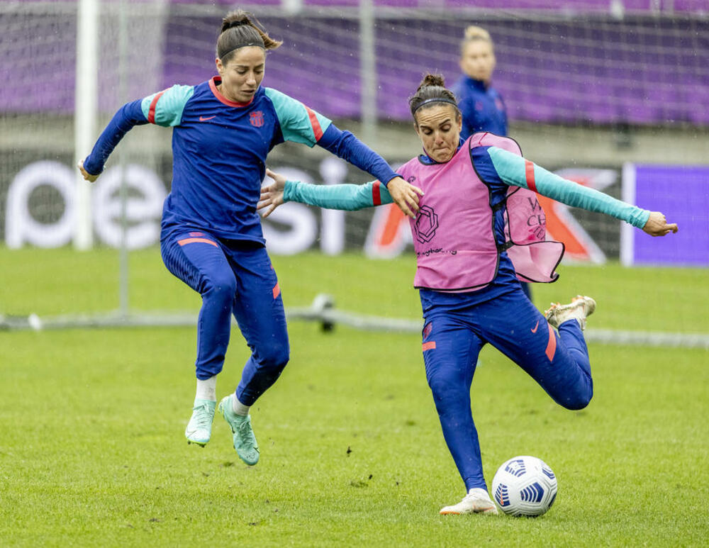 Melani Serano (desno) u duelu sa saigračicom Viki Losadom