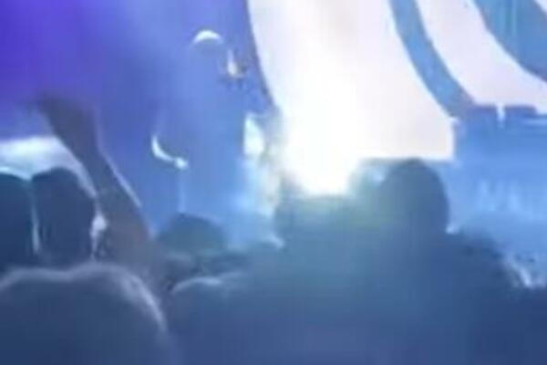 SNIMAK KOJI SE NIJE EMITOVAO: Relja Popović PSUJE I VREĐA FANA, obratio mu se NAJGOROM PSVOKOM i pitao ga OVO!