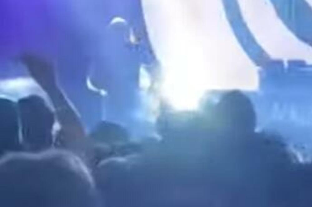 SNIMAK KOJI SE NIJE EMITOVAO: Relja Popović PSUJE I VREĐA FANA, obratio mu se NAJGOROM PSVOKOM i pitao ga OVO!