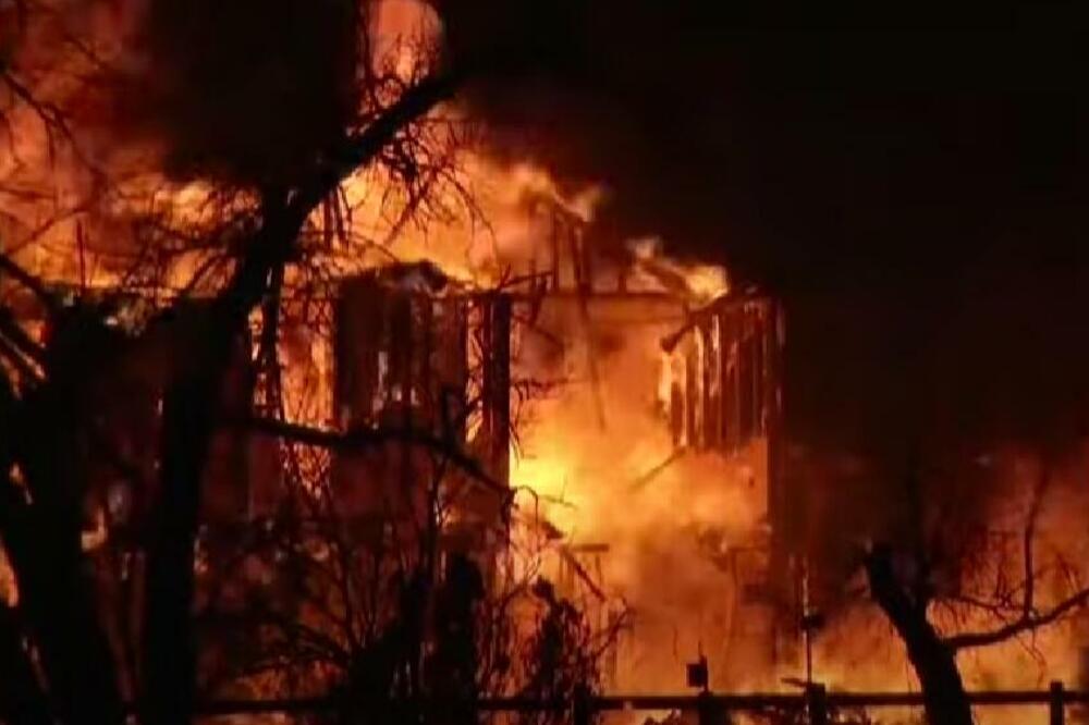KATASTROFALNI POŽAR U NOVOM MEKSIKU I DALJE AKTIVAN: Vatra gori skoro MESEC dana, evakuisane hiljade ljudi (VIDEO)