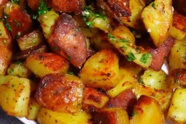 GURMANI GA OBOŽAVAJU: Recept slavnog KUVARA na koji zbog jednog sastojka BALKANCI otkidaju!