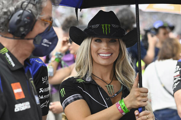 UNIŠTIO JOJ ŽIVOT JEDNIM POTEZOM: Bivša MANEKENKA otkrila šta je sve morala da TRPI zbog PROFESIJE!