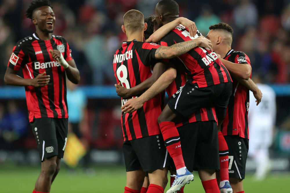 KOSTIĆ ZAMENJEN, FRANKFURT PORAŽEN: Bajer ide ka LŠ-a, Lajpcig i Ajntraht ciljaju finale LE!