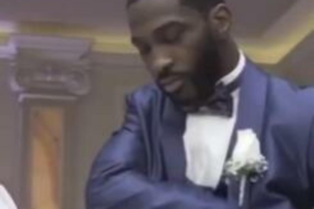 ŠOK, KUM ZAVUKAO RUKU PORED MLADE, MLADOŽENJA ZANEMEO: Njen IZRAZ LICA sve otkriva (VIDEO)