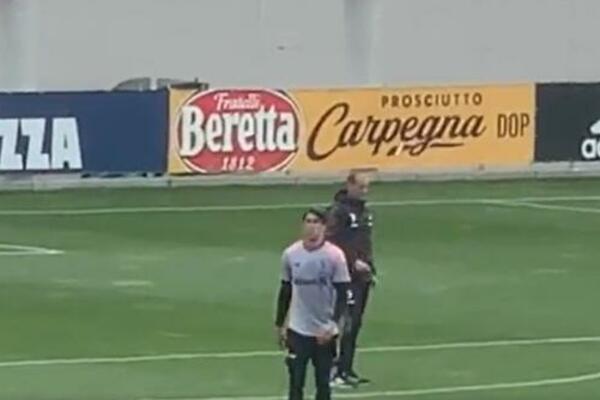 ZANIMLJIVE SCENE NA TRENINGU JUVENTUSA! Alegri izazvao Vlahovića da šutiraju na gol! (VIDEO)