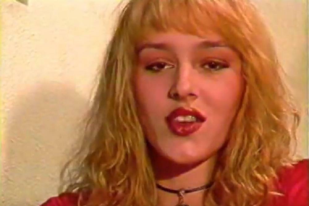 NAŠA PEVAČICA IMA NEOBIČNO IME I JOŠ NEOBIČNIJE PREZIME: Zbog toga je bila META PODSMEHA, znate li o kome je reč?