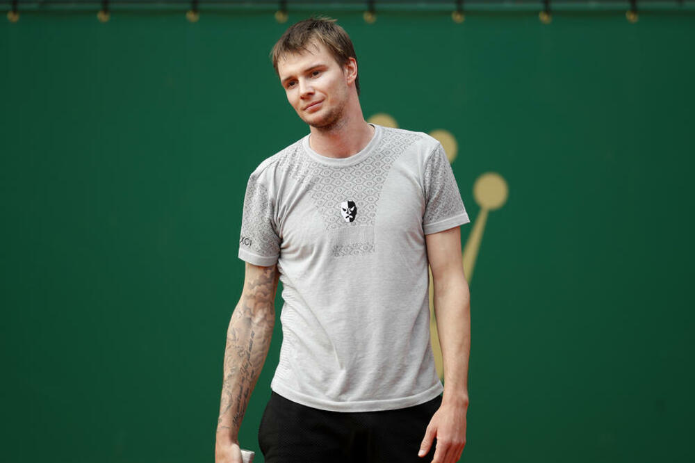 "NEMAŠ POJMA KOLIKO JE MRZIM": Rus SREĆAN što je izgubio od Kecmanovića!