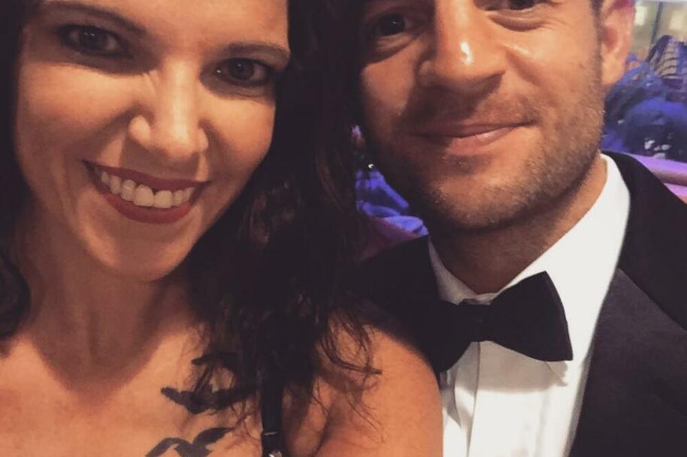 NA TO ŠTO RADI SA MUŽEM U SPAVAĆOJ SOBI, NE USUĐUJE SE SVAKO: "U 2 ujutru najviše obožavam OVO"