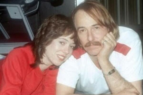 STRAVIČNA ISPOVEST ŽRTVE INCESTA: Holivudska glumica 10 godina bila u VEZI sa OCEM, a onda je ostala TRUDNA!