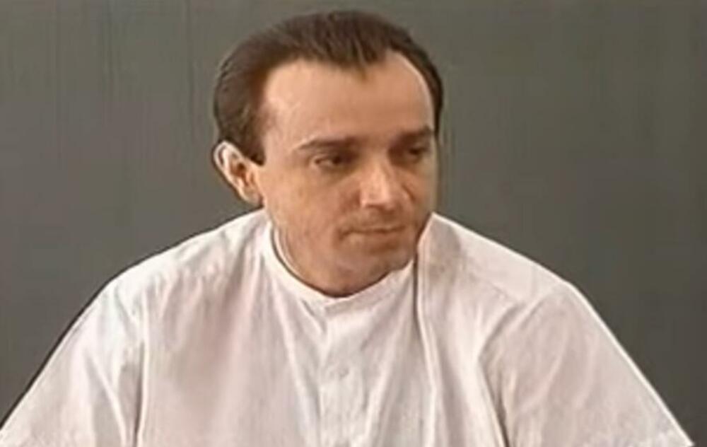 Irfan Mensur, Tesna koža