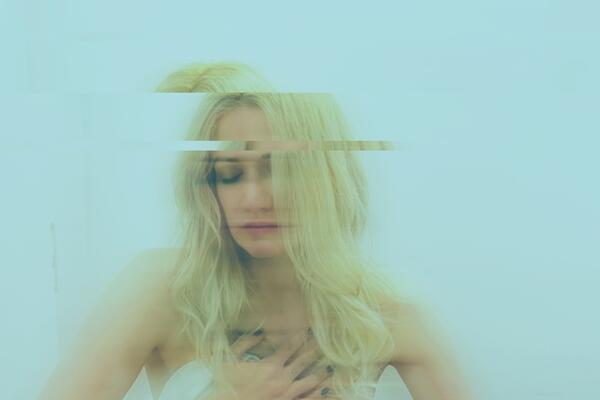 SASHKA YANX JE NA SVOJ ROĐENDAN PUBLICI POKLONILA PESMU “TIRKIZ’’! Novi singl konačno je tu!