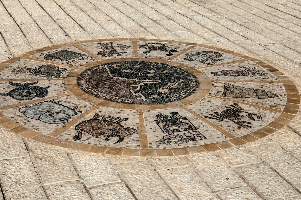 OVAJ JEVREJSKI HOROSKOP ODREĐUJE KOLIKO ĆETE DA ŽIVITE: Kažu da je tačniji od sata