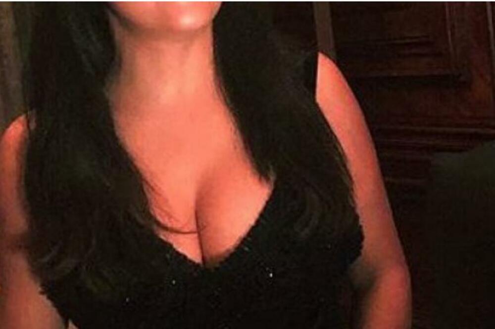 DECENIJAMA MUŠKARCI NISU U STANJU DA JE POGLEDAJU U OČI: Ako spustite POGLED NIŽE, rizikujete SRČANI ZASTOJ (FOTO)