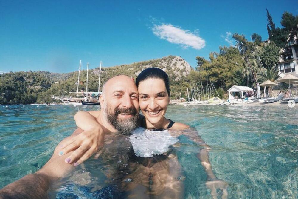 OTKRIVENO! POZNATI GLUMAC IMAO AFERU SA 12 GODINA MLAĐOM: Ona posle svega uradila OKRUTNU STVAR (FOTO)