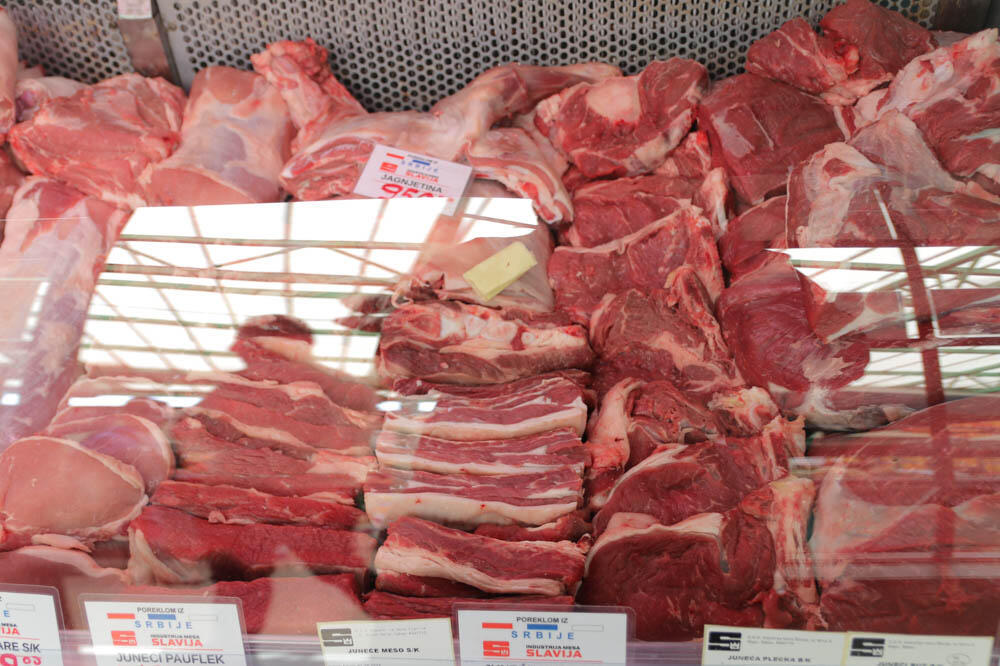 ODMRZNITE MESO ZA 5 MINUTA, OVAJ TRIK NE ZNAJU NI PROFI KUVARI: Potrebno je samo da mu uradite OVO