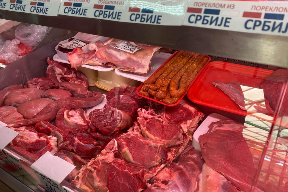 AKO PRIMETITE OVE STVARI NA MESU ODMAH GA BACITE: Nikako nemojte da ga jedete, to je znak da je POKVARENO