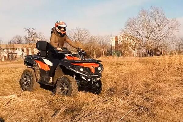 SRBI POLUDELI ZA OVIM VOZILIMA, MOGUD A IDU SVUDA SA NJIMA: Pazite sad, ima ih da se kupe za čak 250 EVRA