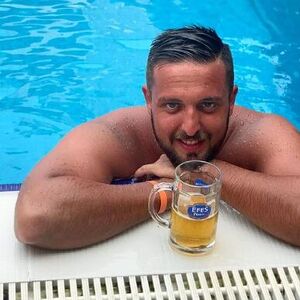 NERVIRAM SE CEO DAN! Stefan priznao da mu je teško kada otkaže ove nastupe! Iskreno za Espreso!