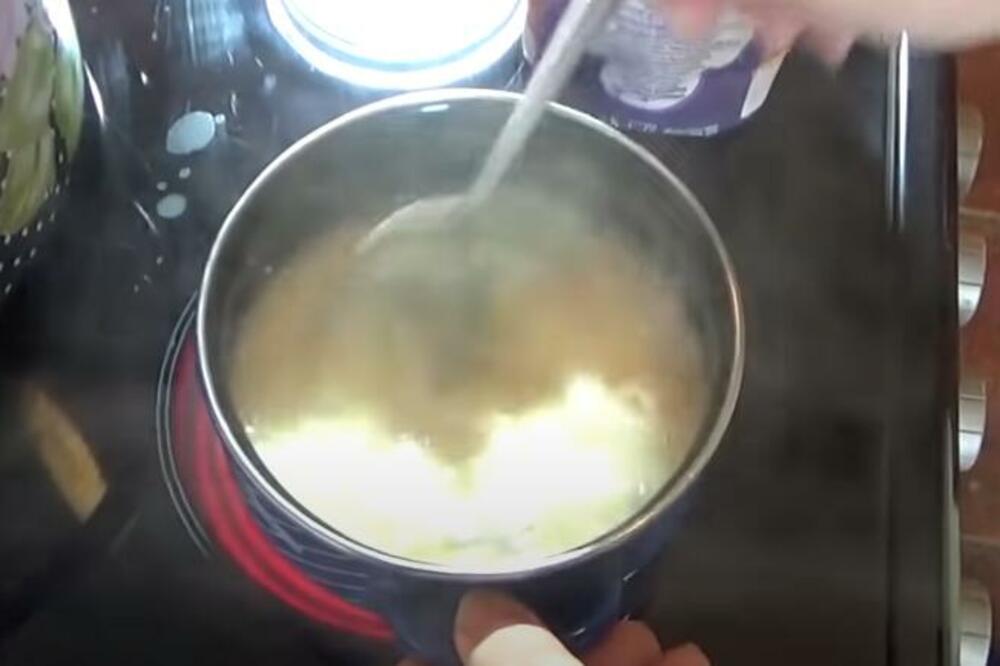 OVO JE NAJZDRAVIJA ZAPRŠKA: 1 NAMIRNICA umesto BRAŠNA zgusne JELO ZA SEKUND, NIKO NE ZNA ZA TO