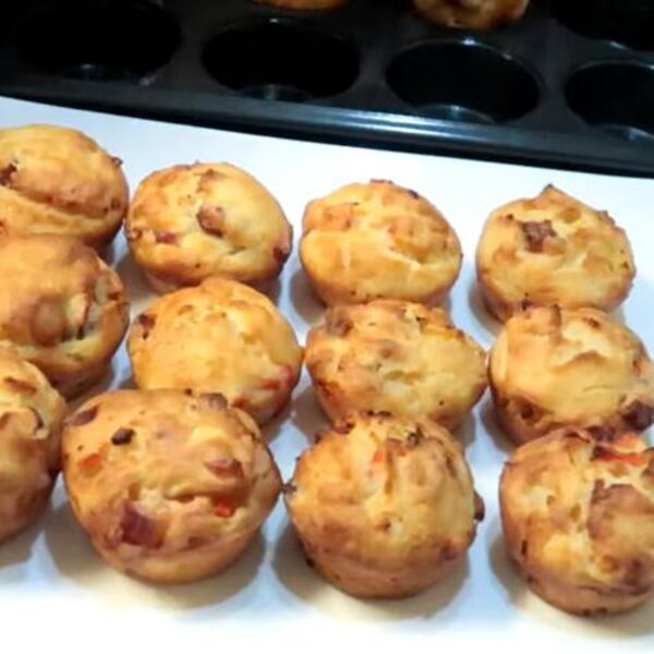 Ovi mafini se jedu čim počne Uskršnji post! Prolaze i kao doručak i kao večera, a vreme pripreme je smejurija