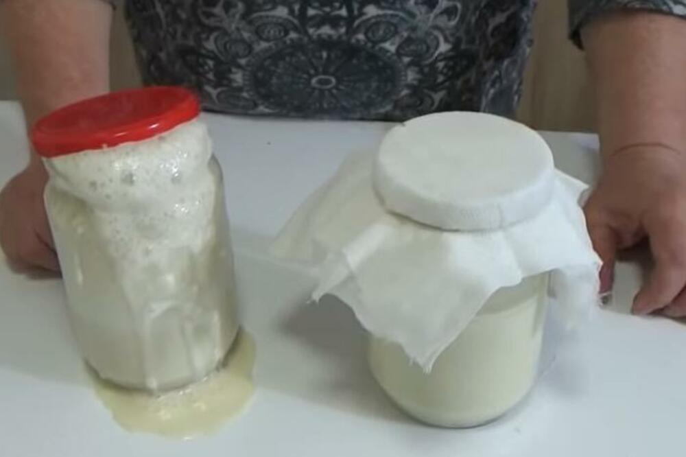 NAPRAVITE SAMI DOMAĆI KVASAC OD KOJEG ĆE TESTO RASTI KAO LUDO: Samo 3 SASTOJKA su POTREBNA, žene će ODLEPITI