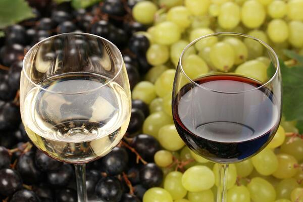 NAPRAVITE DOMAĆE KUPINOVO VINO KAO IZ NAJBOLJE VINARIJE: Trik sastojak mu daje POSEBNU AROMU