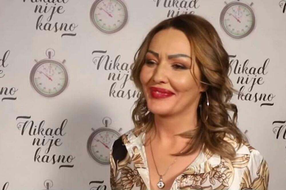 PEVAČICA RAZOTKRILA BIZNISMENE KOJI SU JOJ NUDILI NOVAC ZA SE*SUALNE USLUGE! Evo ko su oni, isplivala jezivost