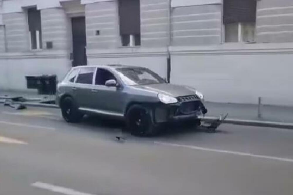 POKUŠAO DA PARKIRA "PORSCHE" NA TROTOARU, PA IZLOMIO AUTO: Nesvakidašnji prizor ŠOKIRAO! (VIDEO)