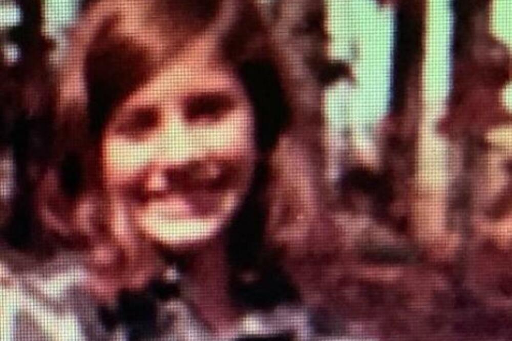 OTAC JU JE SILOVAO KAD JE IMALA 13 GODINA, A ONDA SU JE NATERALI NA OVO: Nikad šokantniji detalji (FOTO)