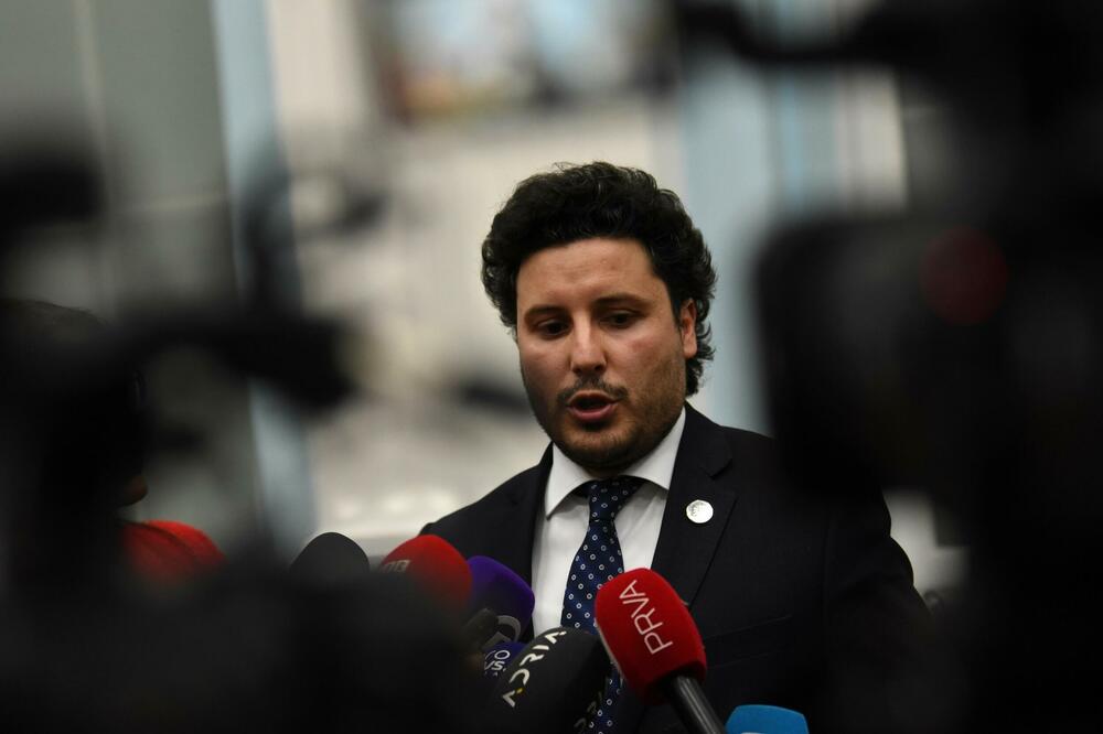 DRITAN ABAZOVIĆ SE OGLASIO NAKON POTPISIVANJA TEMELJNOG UGOVORA: Evo šta je imao da kaže