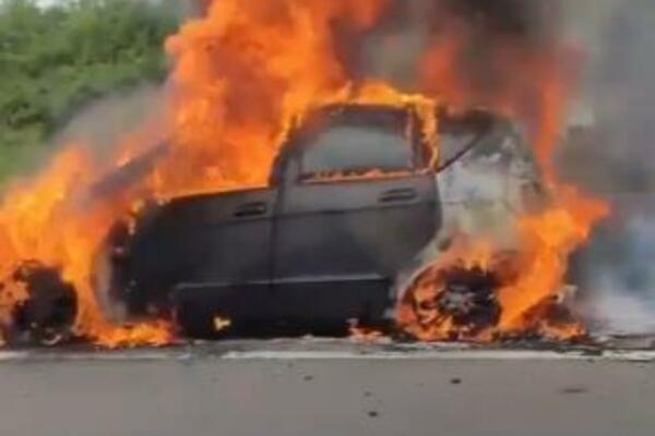 PLAMEN GUTA AUTOMOBIL NA AUTO-PUTU BEOGRAD-NIŠ! Jeziv snimak! (VIDEO)