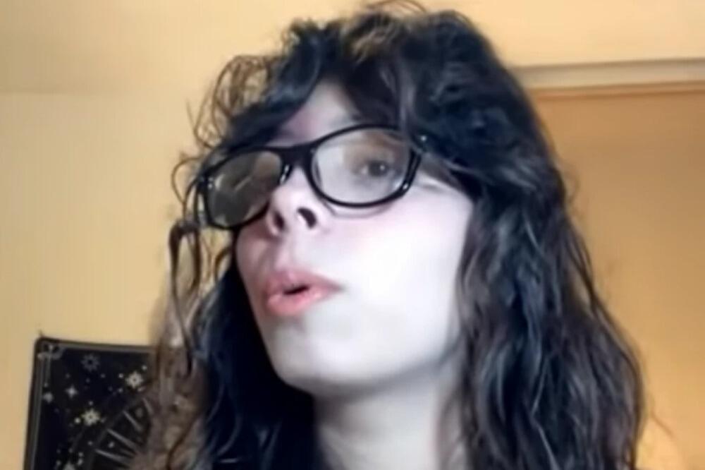 DEVOJČICA PRIČA S MRTVIMA I ZARAĐUJE GRDNE PARE: Kada čujete kako to radi sa POKOJNOM Eskobar, naježićete se! VIDEO