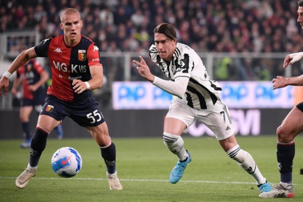 OČAJNI VLAHOVIĆ PLAKAO NA KLUPI! Đenova NOKAUTIRALA Juventus! (VIDEO)