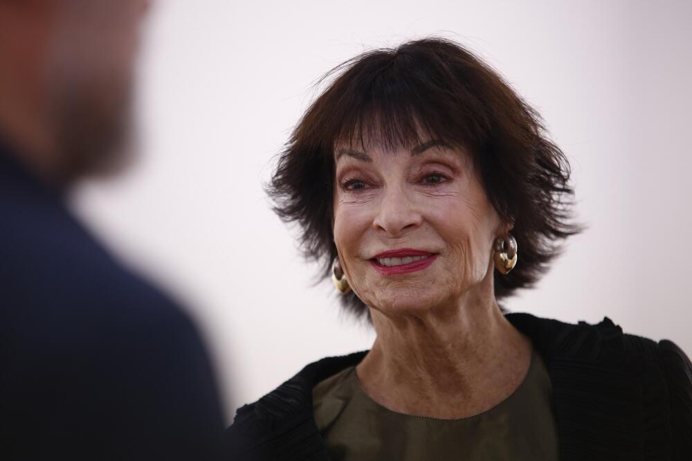 ŽIVOTNA PRIČA JELISAVETE KARAĐORĐEVIĆ: U Srbiji preživela GOLGOTU, Holivud je prihvatio OBERUČKE! (FOTO)