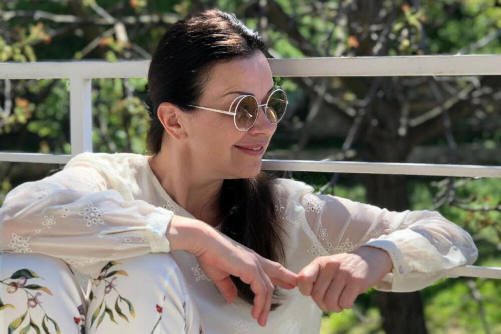 ZAVIRITE U DOM OMILJENE SRPSKE VODITELJKE: Dupleks u kom stanuje ljubav! (FOTO)