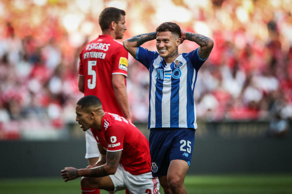 GRUJIĆ I PORTO VLADARI PORTUGALA: "Zmajevi" slave titulu na Benfikinom "Lužu"! (VIDEO)