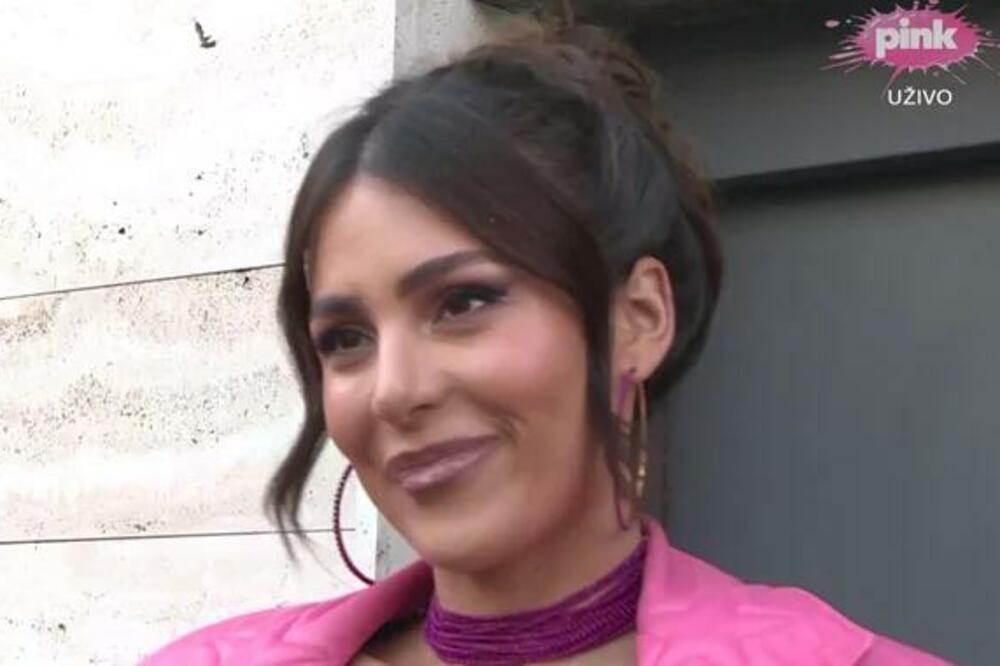 ZALJUBLJENA DO UŠIJU! ANASTASIJA SE VRATILA U SRBIJU NAKON BORAVKA KOD DEČKA U ŠPANIJI: Evo šta kaže!