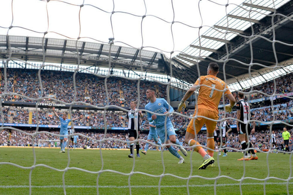 SITI PETARDOM ISPRATIO GOSTE KUĆI! Važne pobede Arsenala i Evertona! (FOTO)