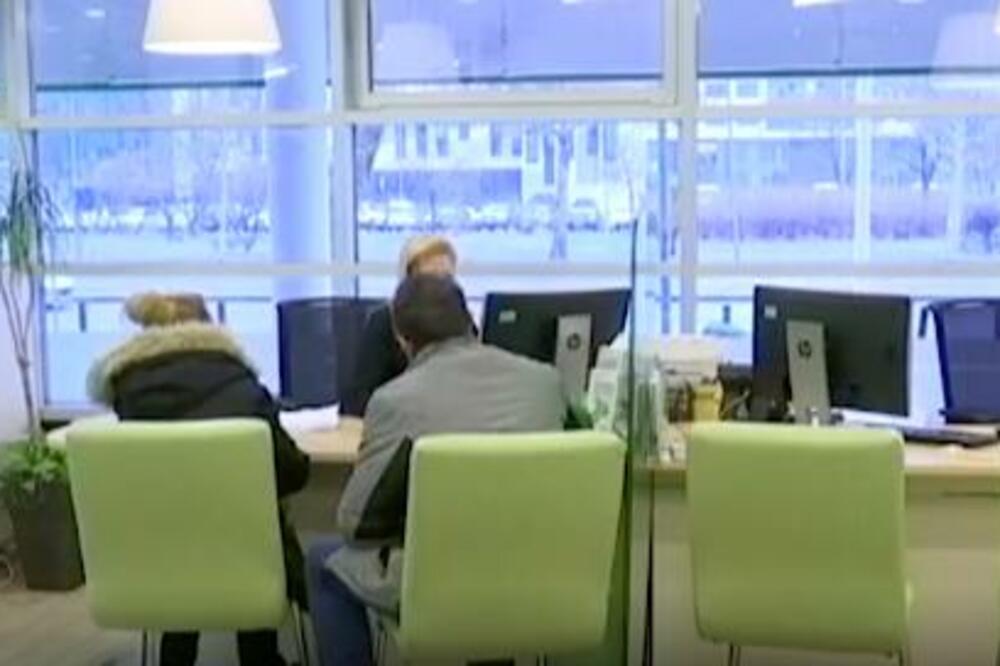 BANKE POČINJU DA DIŽU TARIFE: Pojedine usluge će sada biti DUPLO SKUPLJE!