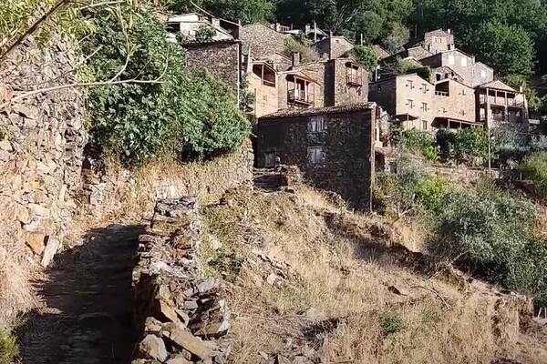 MESTO KOJE MORATE POSETITI: Ovo je PRAVO malo blago PORTUGALA, izgleda poput PRIZORA sa starinskih RAZGLEDNICA!