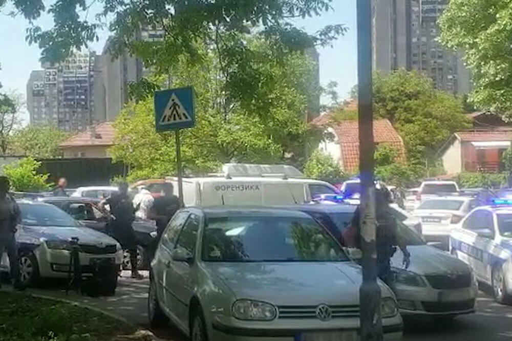 NA OVOM MESTU UBIJEN JE LUKA NA BANJICI! Policija i forenzika na terenu (FOTO)