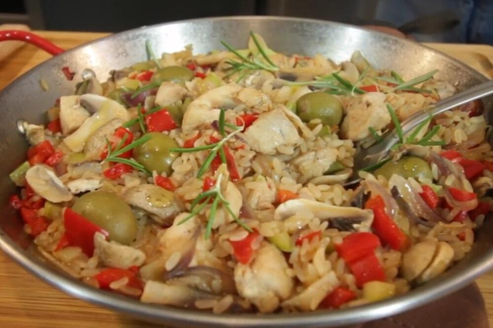 UKUS ŠPANIJE U VAŠOJ KUĆI! Napravite PAELJU - jelo koje će za tren oka PRIMAMITI ukućane (RECEPT)