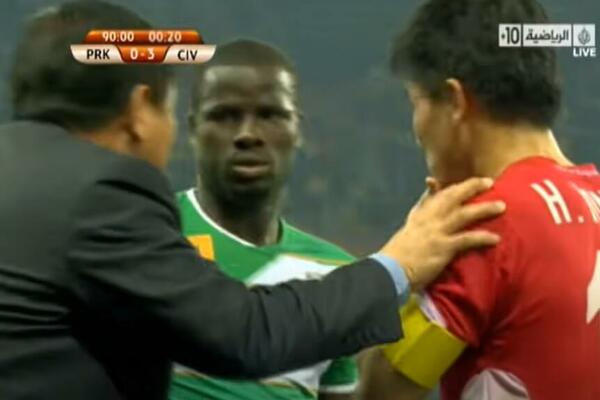 AHA, DA NE PRIMIMO JOŠ JEDAN? DOGOVORENO! Momenat koji je zasmejao ceo svet: Afrikanac prisluškivao Korejski! VIDEO