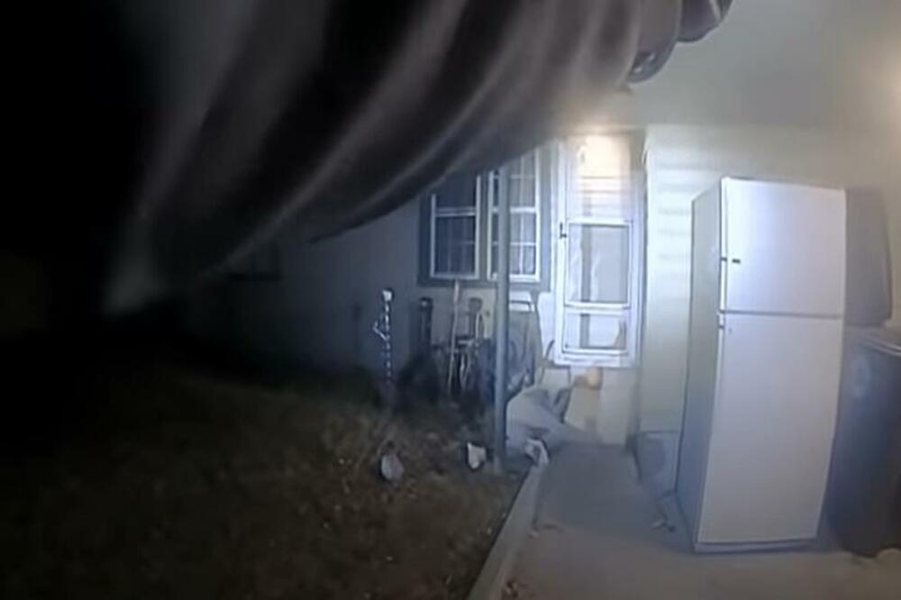 BIVŠI POLICAJCI OPTUŽENI ZA UBISTVO AFROAMERIKANCA NAKON 6 MESECI: Na muškarca pucano 4 puta, HOROR! (VIDEO)