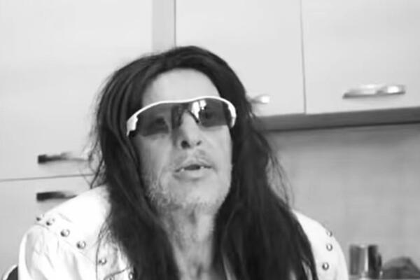 UPRAVO JE SAOPŠTENO, UMRO POZNATI PEVAČ, TUGA!