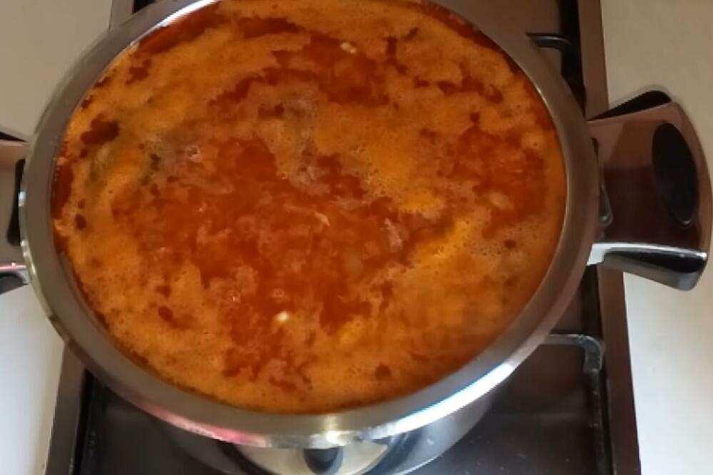 SAMO OVAKO SE PRAVI ZAPRŠKA ZA RIBLJU ČORBU: Mnogi je prave, a malo ko zna KAKO ZAPRAVO TREBA DA IZGLEDA (RECEPT)