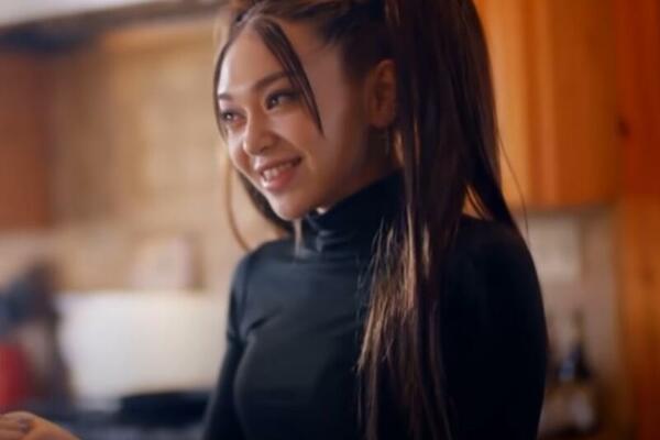 VEROVATNO NISTE POJMA IMALI DA POSTOJI I "AMERIČKA EVROVIZIJA": A ni da je POBEDILA ALEKSA!