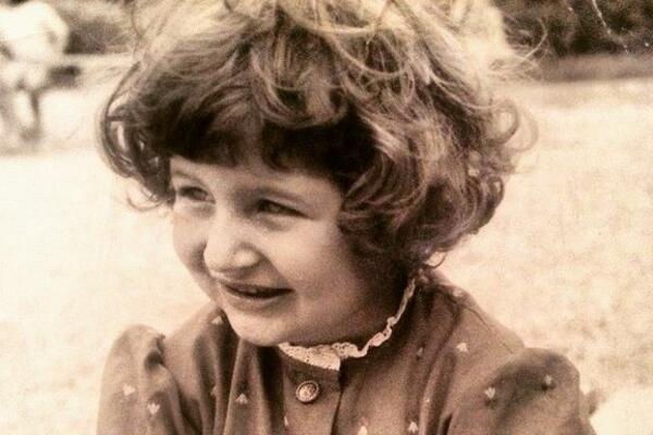 CELA SRBIJA JE PLAKALA KADA JE ONA UMRLA, BORILA SE LAVOVSKI: Poznata je po SKANDALOZNIM IZJAVAMA, znate li ko je?