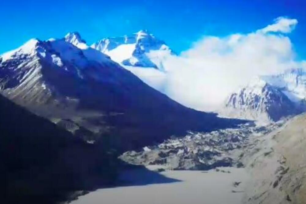 Kineska ekspedicija završila naučni ogled o ozonu na Mont Everestu (VIDEO)